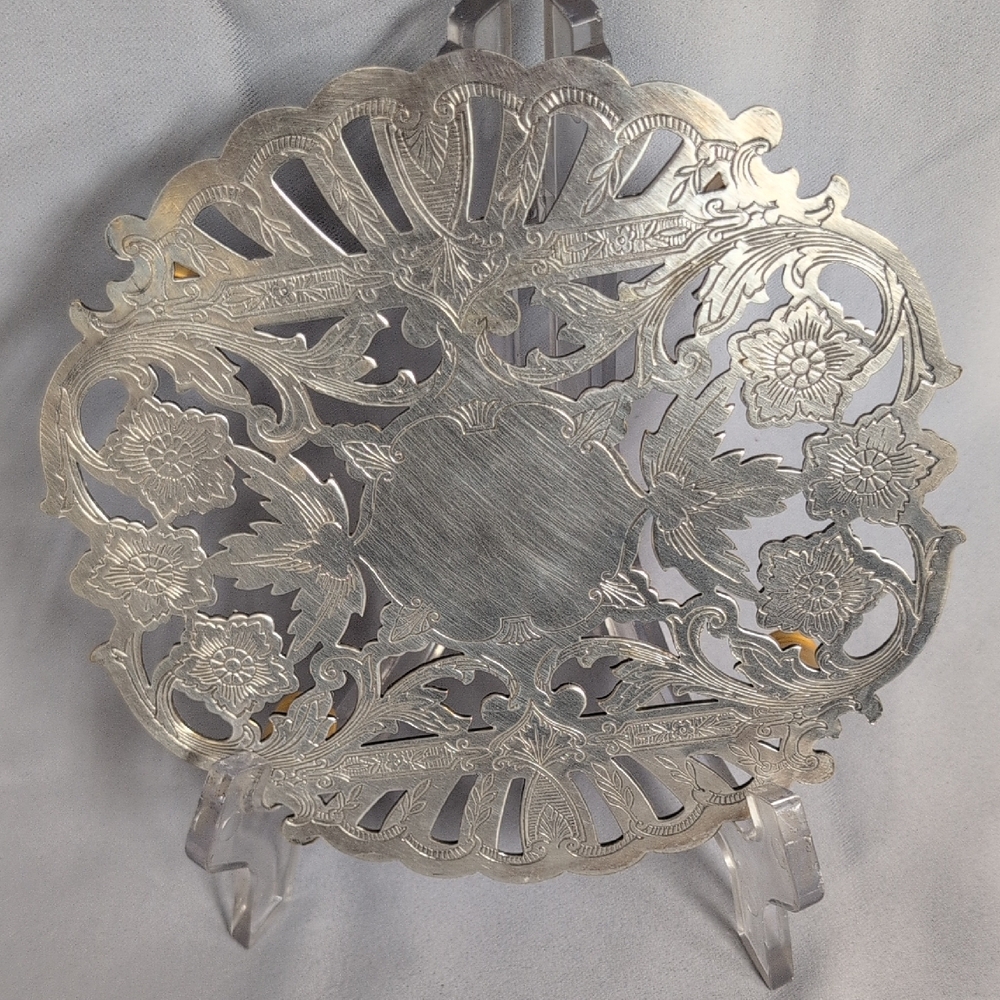 Wallace 7321 Silverplate Engraved Floral Footed Trivet